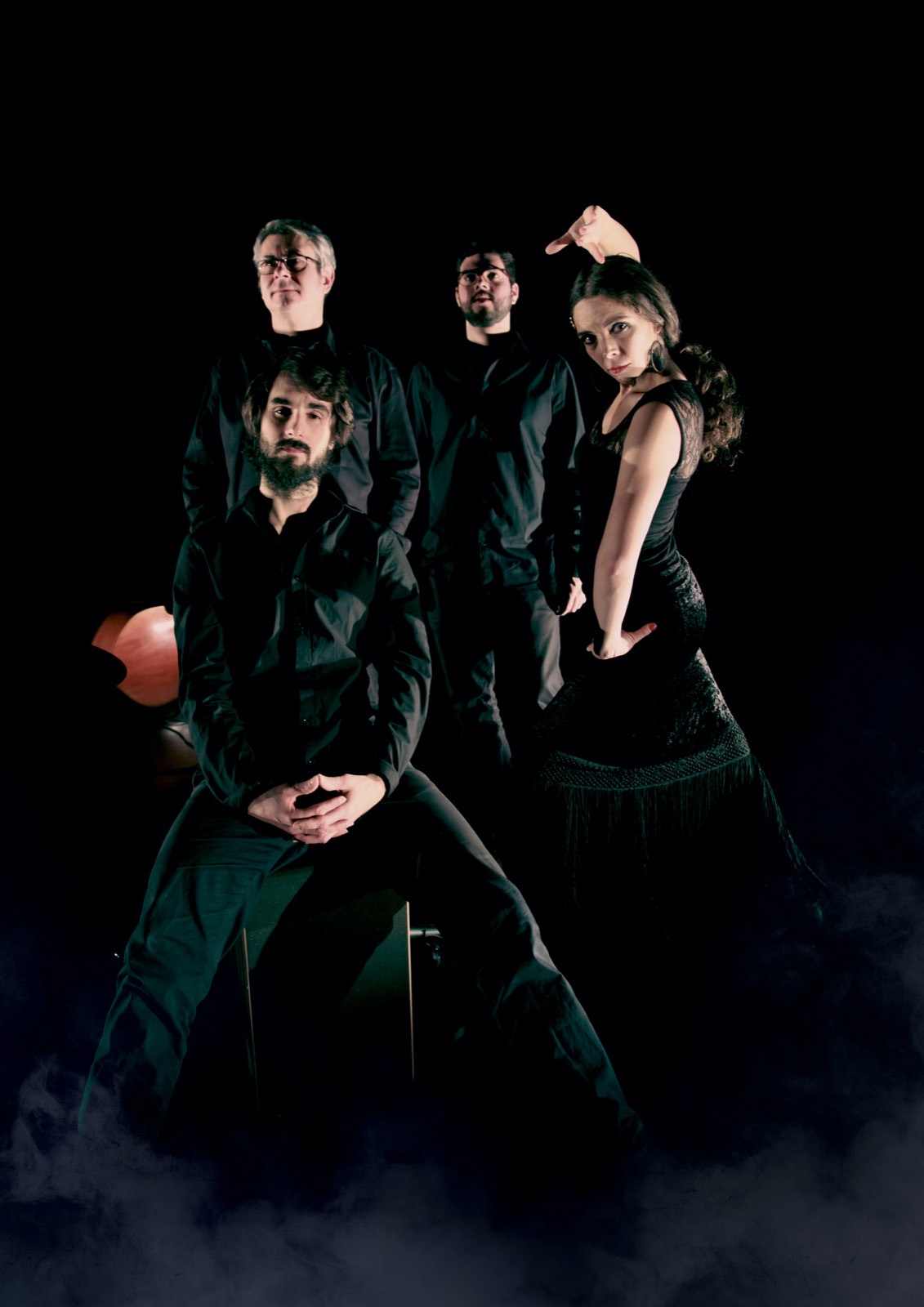 Spectacle de flamenco Minera Nueva : trois musiciens et une danseuse racontent une histoire intemporelle qui puise dans les fondamentaux du flamenco andalou.